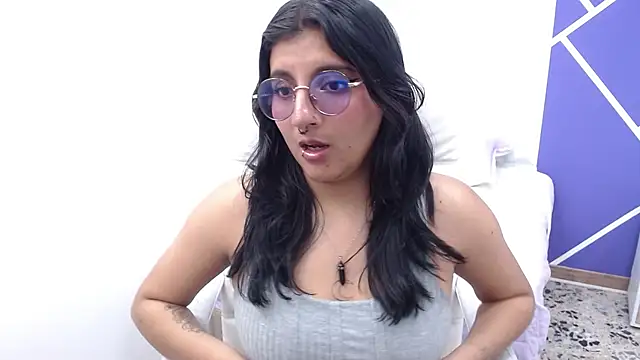 Snapshot of Alliccee chatting on February 24, 6:47 pm Alliccee online show from February 24, 6:47 pm
