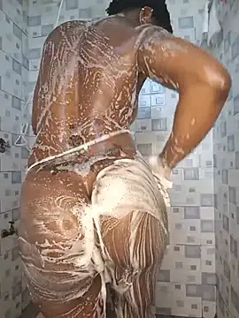 Snapshot of Petite_254 chatting on May 30, 10:21 am Petite 254 online show from May 30, 10:21 am