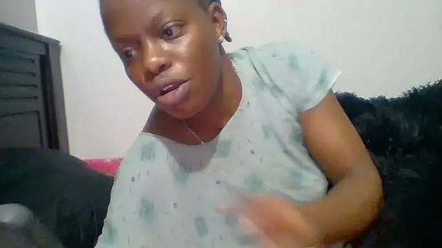 Petite 254 online show from October 7, 8:15 am
