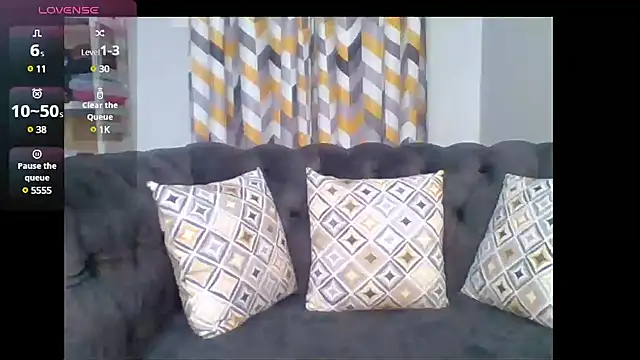 Petite 254 online show from March 10, 11:34 am