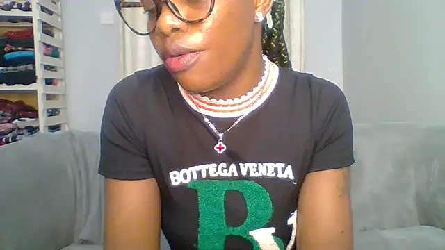 Petite 254 online show from March 26, 12:58 pm