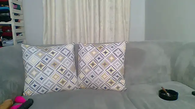 Petite 254 online show from April 10, 12:01 pm