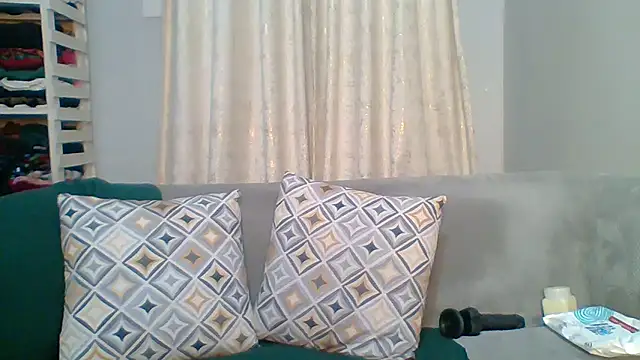 Petite 254 online show from January 15, 12:25 am