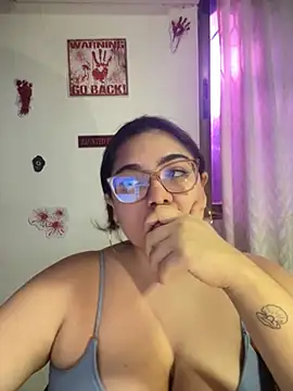 Snapshot of KathyGonzalez chatting on October 13, 11:45 am KathyGonzalez online show from October 13, 11:45 am