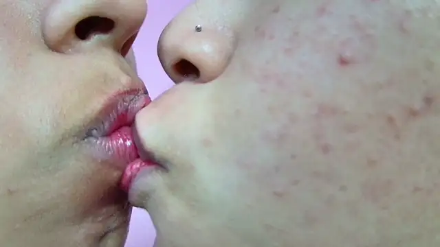 strawberrymia68 online show from February 26, 4:38 pm