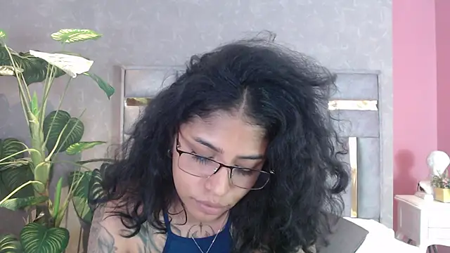 Snapshot of JuliaRose_ks chatting on February 2, 12:26 pm JuliaRose ks online show from February 2, 12:26 pm