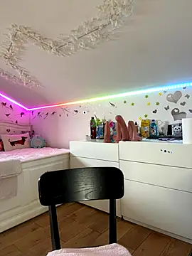 SelenaBee online show from September 10, 7:40 am