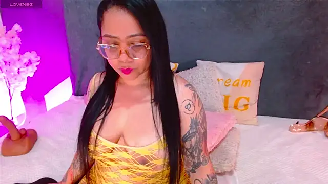 Snapshot of VeronicaBrunette chatting on February 8, 6:54 am VeronicaBrunette online show from February 8, 6:54 am