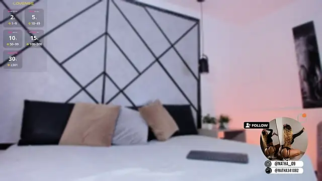 Snapshot of Natasha_Smith09 chatting on March 7, 7:49 pm Natasha Smith09 online show from March 7, 7:49 pm