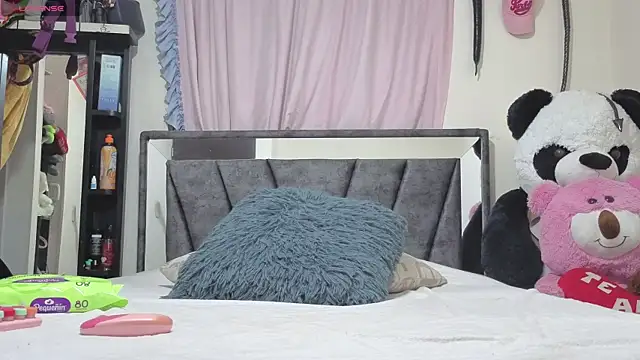 Hotsamantamature online show from October 18, 2:02 am