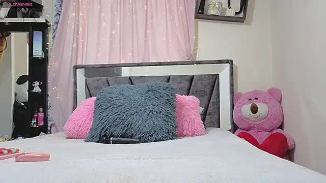 Snapshot of Hotsamantamature chatting on January 6, 10:03 pm Hotsamantamature online show from January 6, 10:03 pm