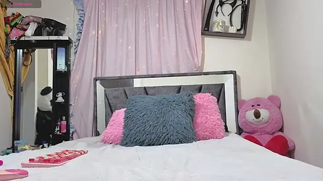 Snapshot of Hotsamantamature chatting on January 8, 11:33 pm Hotsamantamature online show from January 8, 11:33 pm