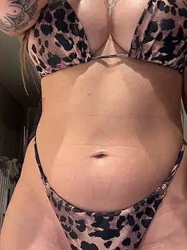 Snapshot of ElenaHaze chatting on November 25, 7:52 am ElenaHaze online show from November 25, 7:52 am