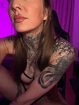 ElenaHaze online show from June 10, 6:09 pm