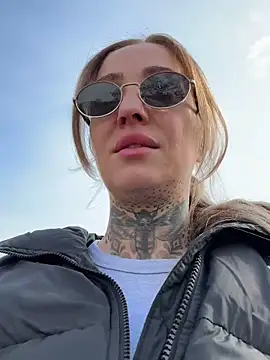 Snapshot of ElenaHaze chatting on March 14, 9:35 am ElenaHaze online show from March 14, 9:35 am