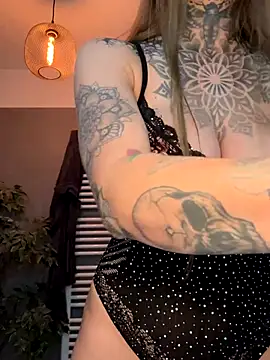 ElenaHaze online show from December 20, 8:39 am