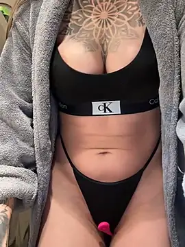 Snapshot of ElenaHaze chatting on March 15, 9:41 am ElenaHaze online show from March 15, 9:41 am