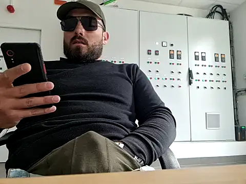 Leonormaldick online show from March 2, 2:13 pm