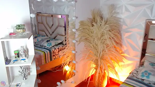 Jonesliam23 online show from March 16, 7:16 pm