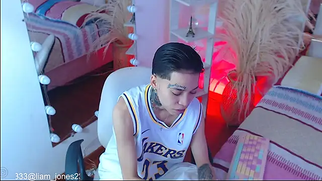 Jonesliam23 online show from November 14, 7:06 pm