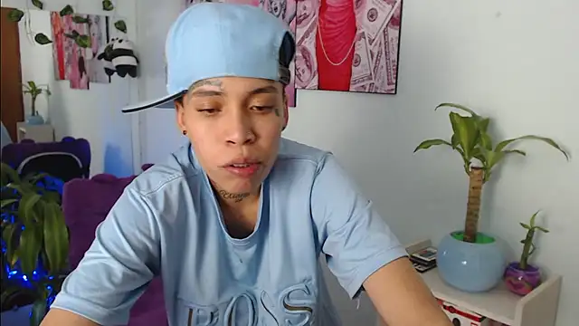 Jonesliam23 online show from March 19, 10:31 pm