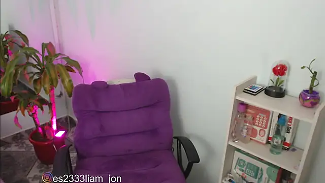 Jonesliam23 online show from March 17, 10:19 pm