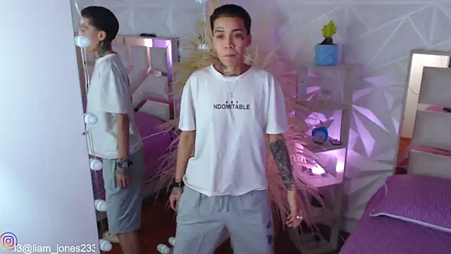 Jonesliam23 online show from September 15, 6:52 pm