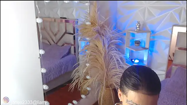 Jonesliam23 online show from October 17, 7:26 pm