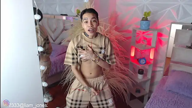 Jonesliam23 online show from October 3, 7:48 pm