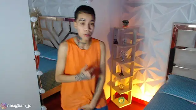 Jonesliam23 online show from April 21, 7:31 pm