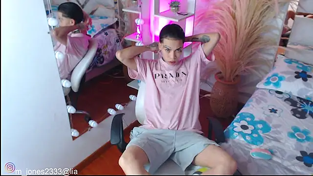 Jonesliam23 online show from November 5, 8:01 pm