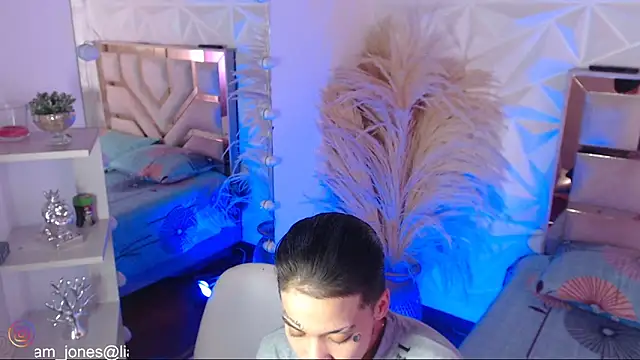 Jonesliam23 online show from March 3, 7:21 pm