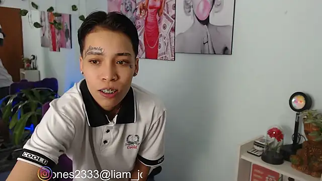 Jonesliam23 online show from March 2, 7:08 pm