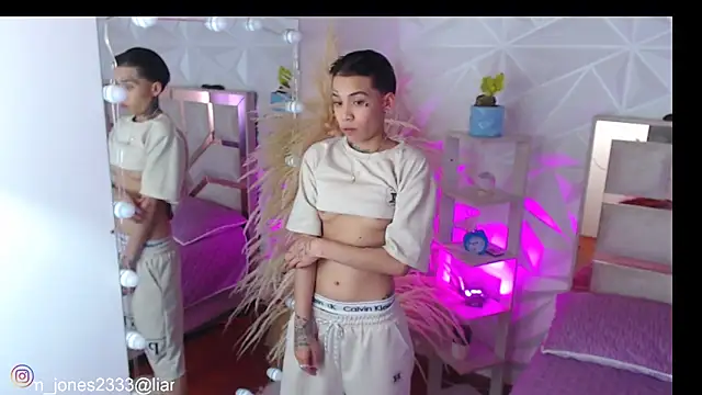 Jonesliam23 online show from September 26, 6:15 pm