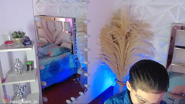 Jonesliam23 online show from March 1, 7:14 pm