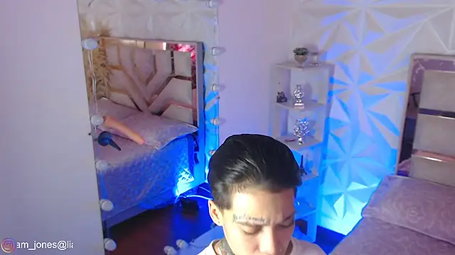Jonesliam23 online show from April 30, 8:57 pm