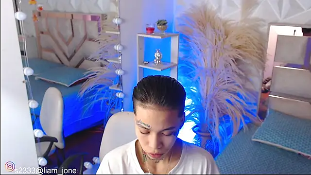 Jonesliam23 online show from November 20, 7:25 pm