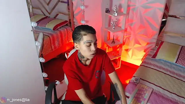 Jonesliam23 online show from April 9, 7:42 pm