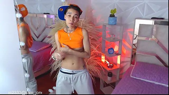 Jonesliam23 online show from September 22, 7:09 pm