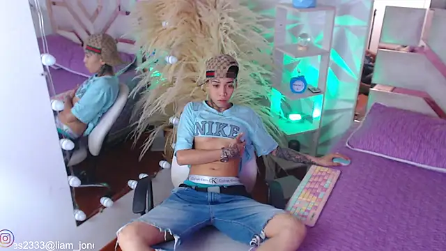 Jonesliam23 online show from September 16, 7:15 pm