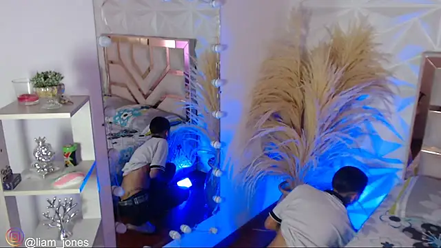 Jonesliam23 online show from March 12, 7:51 pm