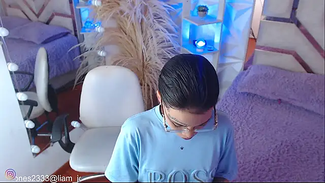 Jonesliam23 online show from October 20, 7:14 pm