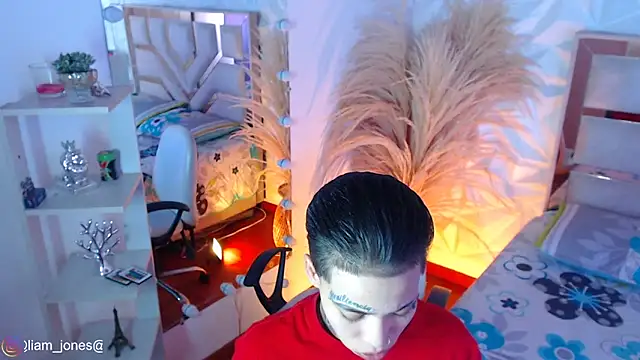 Jonesliam23 online show from March 14, 7:31 pm