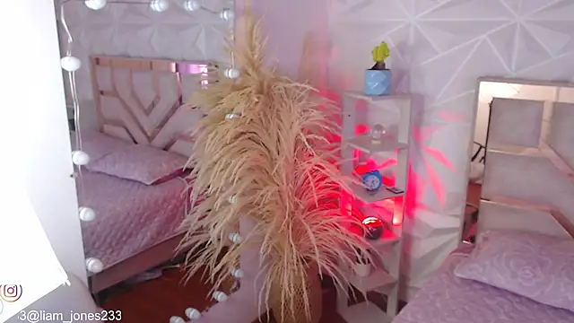 Jonesliam23 online show from September 13, 6:52 pm