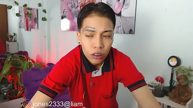 Jonesliam23 online show from March 1, 7:04 pm