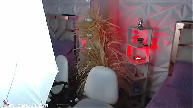 Jonesliam23 online show from October 23, 7:01 pm