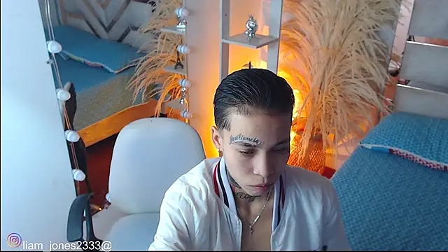 Jonesliam23 online show from November 21, 7:24 pm