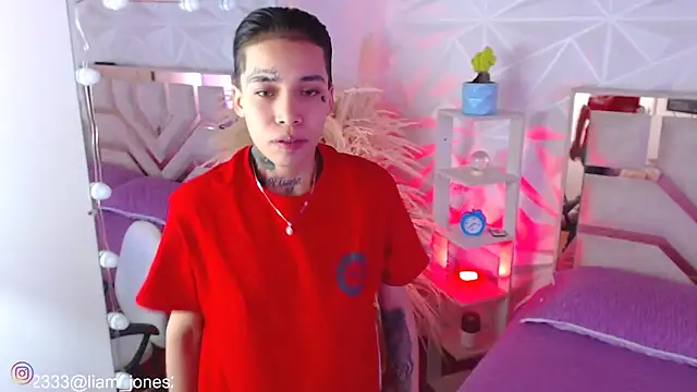 Jonesliam23 online show from September 19, 7:07 pm