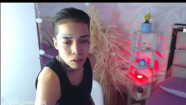 Jonesliam23 online show from September 20, 7:08 pm