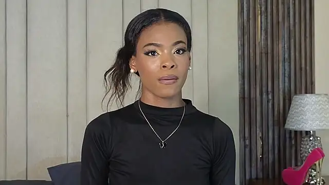 adaraSmiith online show from April 15, 6:23 pm